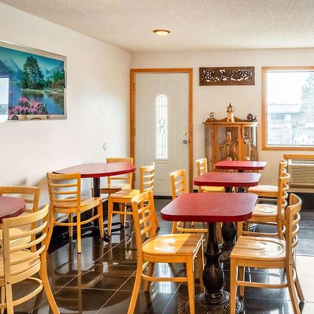 Econo Lodge Inn & Suites Madras Εξωτερικό φωτογραφία