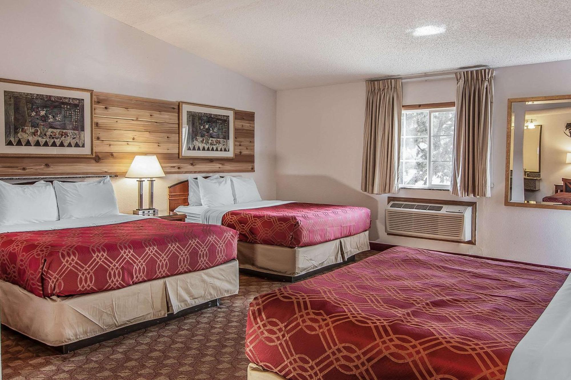 Econo Lodge Inn & Suites Madras Εξωτερικό φωτογραφία
