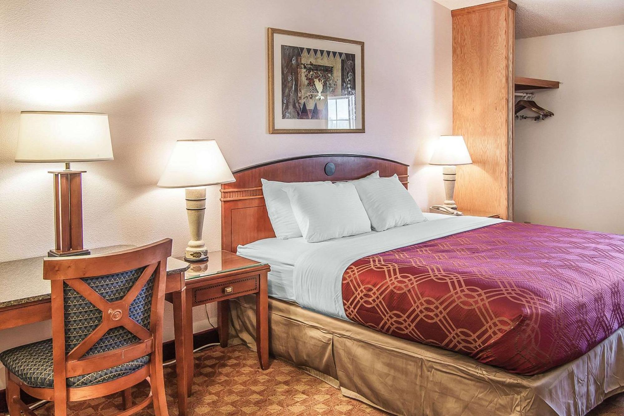 Econo Lodge Inn & Suites Madras Εξωτερικό φωτογραφία