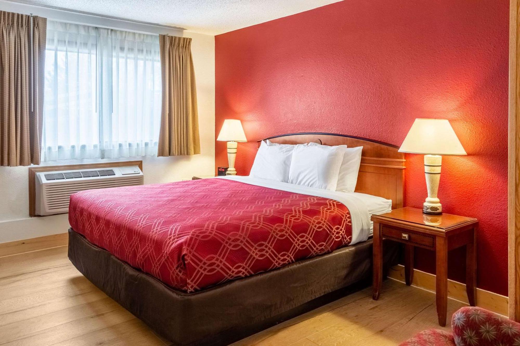 Econo Lodge Inn & Suites Madras Εξωτερικό φωτογραφία
