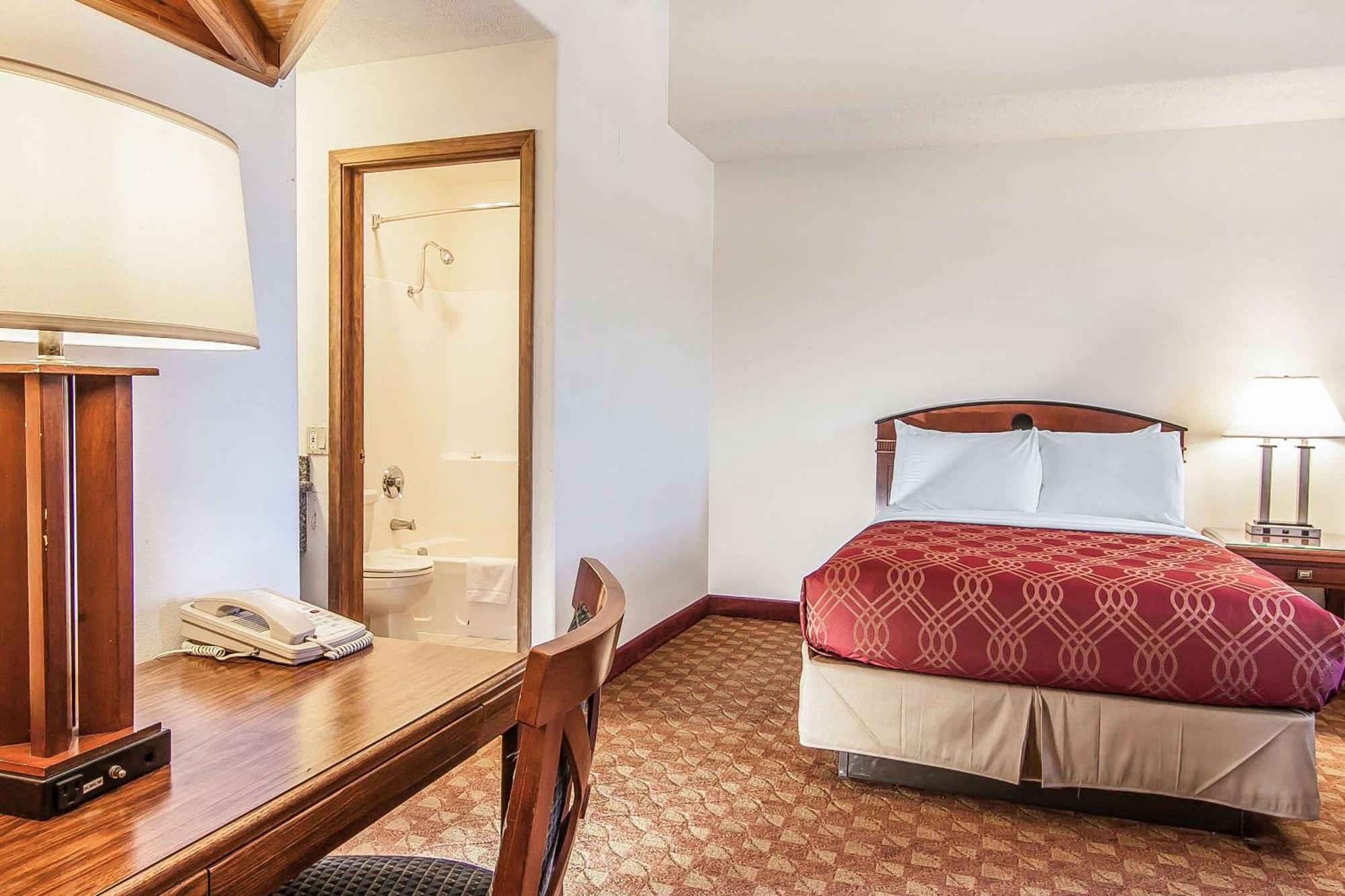 Econo Lodge Inn & Suites Madras Εξωτερικό φωτογραφία