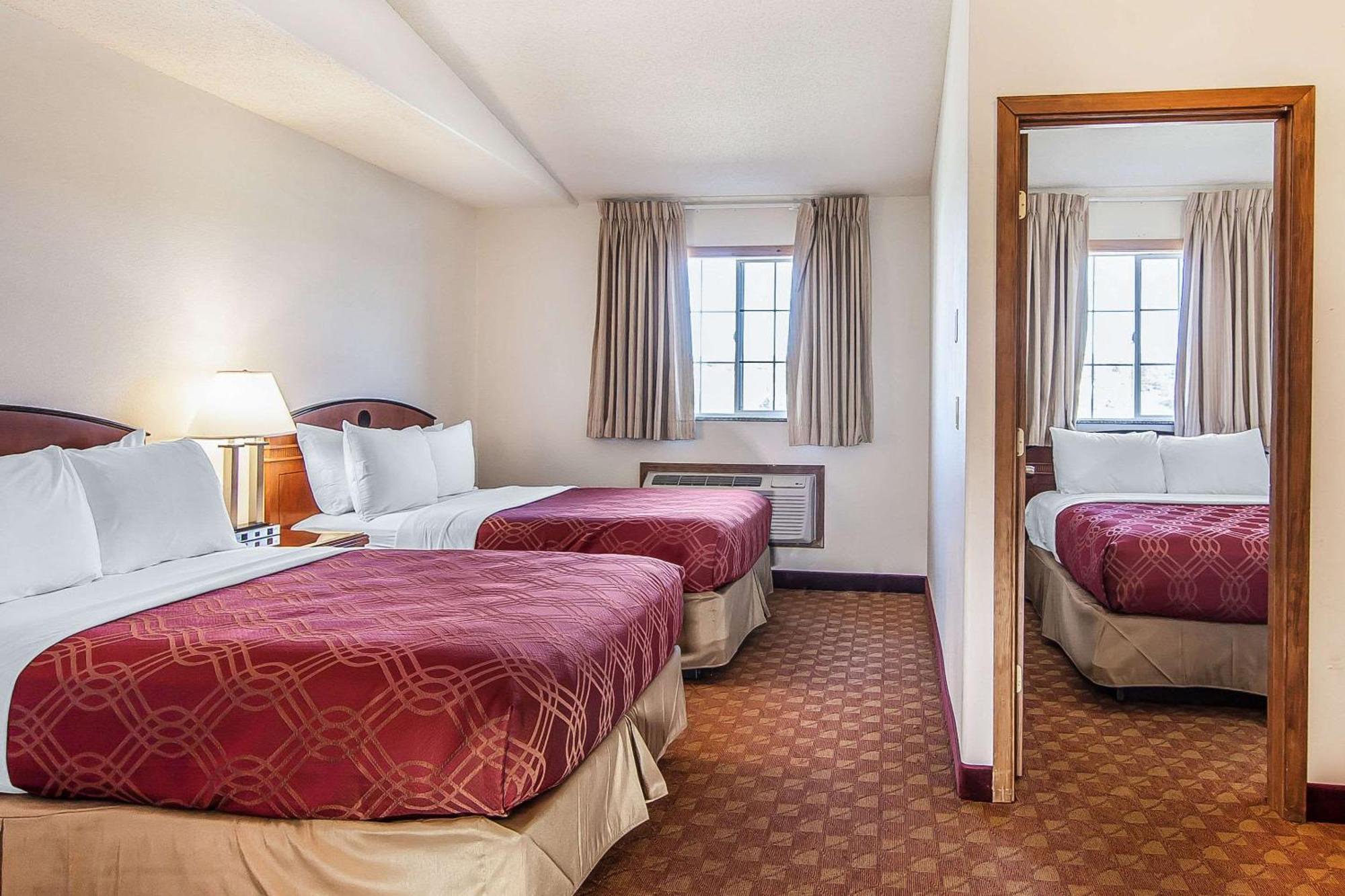Econo Lodge Inn & Suites Madras Εξωτερικό φωτογραφία