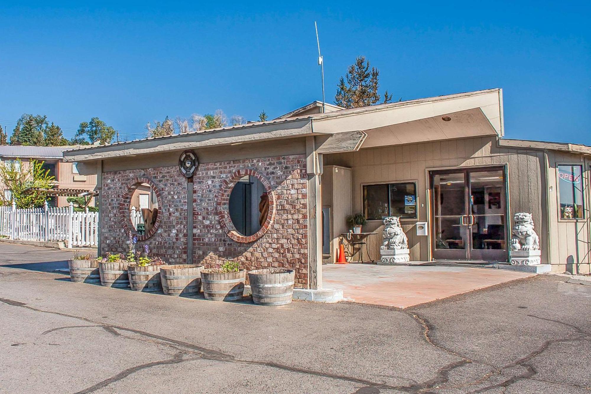 Econo Lodge Inn & Suites Madras Εξωτερικό φωτογραφία