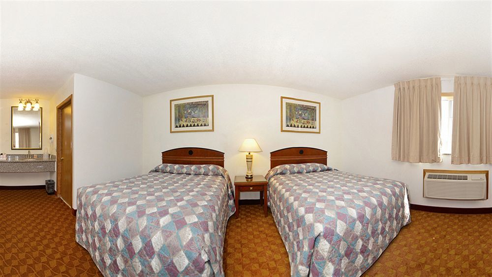 Econo Lodge Inn & Suites Madras Εξωτερικό φωτογραφία