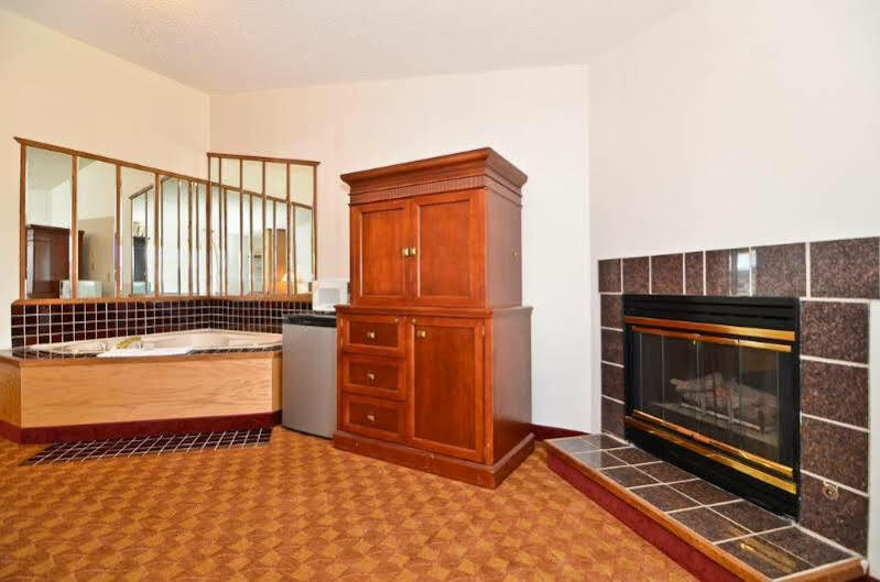 Econo Lodge Inn & Suites Madras Εξωτερικό φωτογραφία