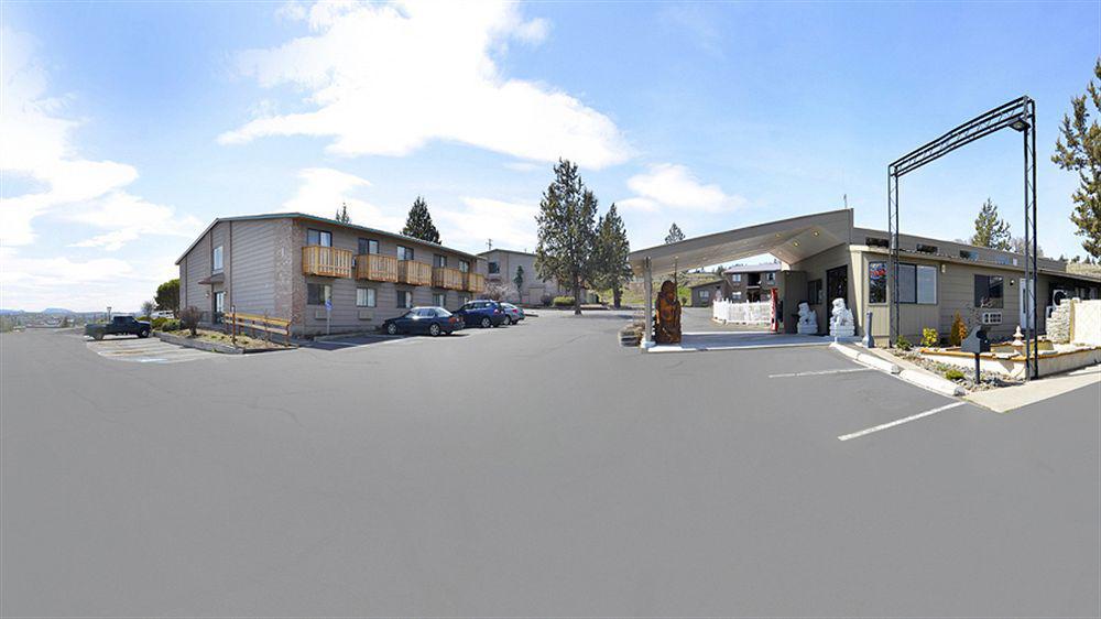 Econo Lodge Inn & Suites Madras Εξωτερικό φωτογραφία